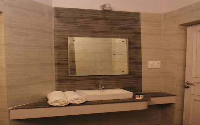 OYO 8472 Gomti Nagar