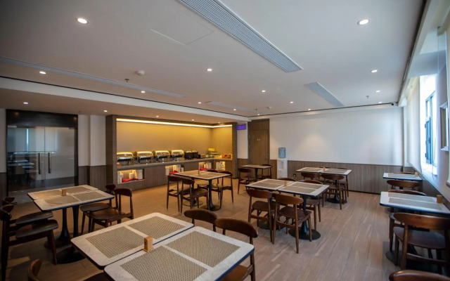 HanTing Hotel (Huaiyang Central Bus Station)