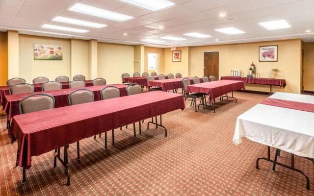 Quality Inn & Suites Lincoln South