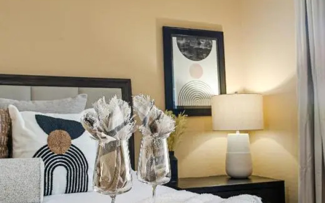 Heatherbrae Phoenix 3 Bedroom Home by RedAwning