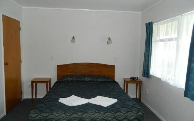 Opononi Resort