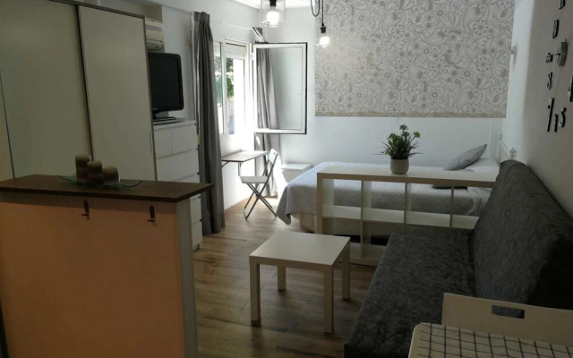 Shiny Studio with Pool & Carihuela Beach at 500m