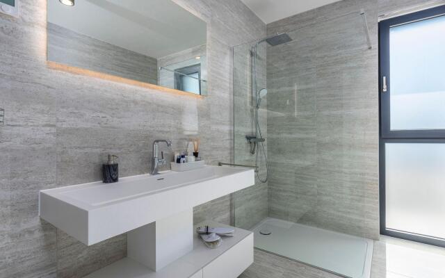 Amazing Holiday Home In Novigrad With Bubble Bath