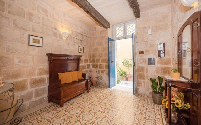 "3 Bedroom House of Character in Rabat Near Mdina"