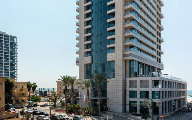 2 Bedroom Beachfront Banana Beach