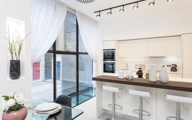 Urban Chic - Chiltern and Baker