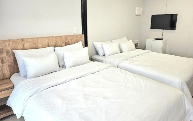Grandbleu Hotel & Residence