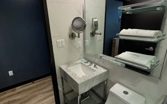 Hotel Mirage Brooklyn