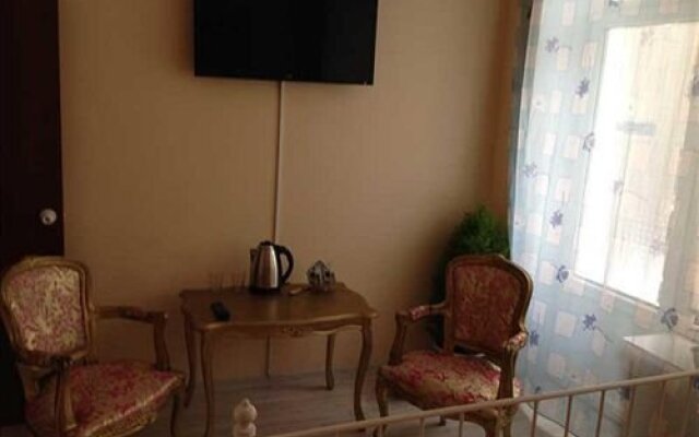 Gostiny Dvor na Nikolaevskoy