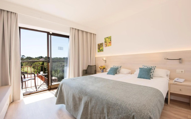 Hotel Playa Mondrago