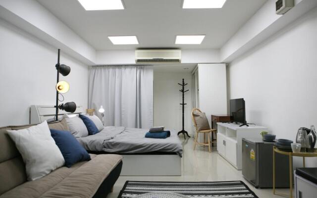 S Apartment