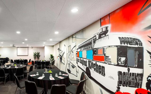 ibis Melbourne Hotel and Apartments