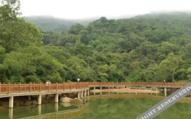 Guanyun Holiday lnn