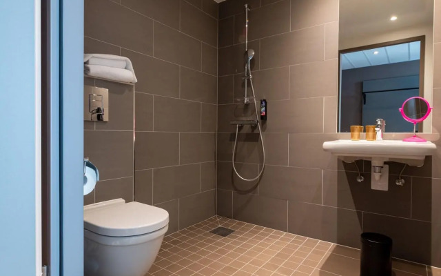 Отель Holiday Inn - the niu, Timber Esslingen, an IHG Hotel