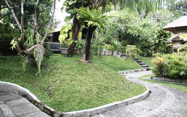 Alam Puri Art Museum, Resort & Spa