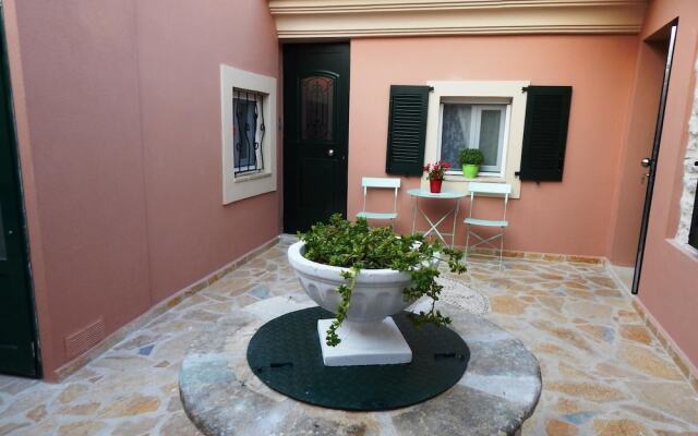 Sole Apartments - Near Corfu Port