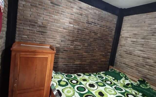 Homestay Kurnia - Hostel