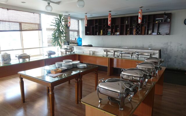 Modern SaiGon Hotel 2