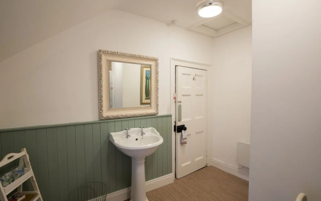 Charming 2-bed Apartment in Donegal Town Centre