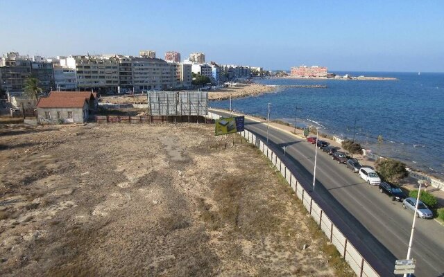 Appartment with swimming pool front of the sea