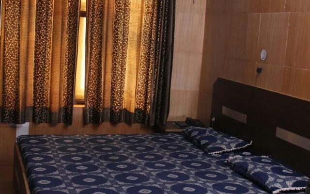 New Subhash Guest House
