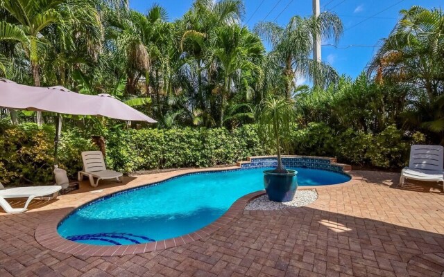 Sunkissed 3 Bedroom Townhouse by RedAwning