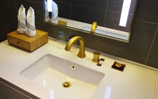 James Joyce Coffetel·Shenzhen Huanan City