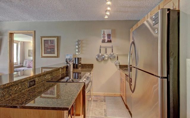 Amazing Ski in-out Condo With Mountain Views - FP114 by RedAwning