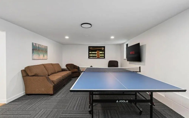 Cozy Winter Chalet With Game Room Fireplace