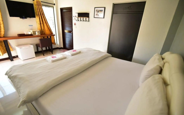 Bangrak Resort