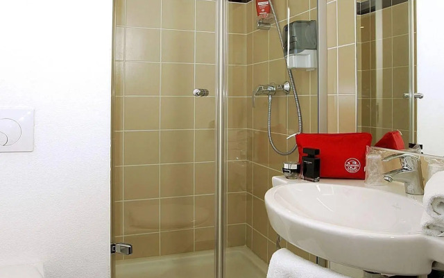 Sure Hotel by Best Western Saint-Amand-Les-Eaux