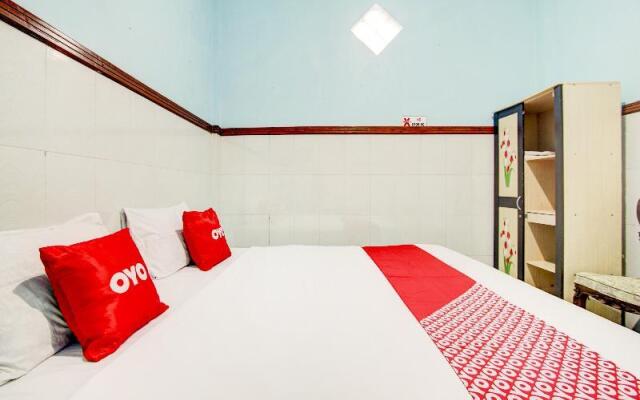 OYO 90214 Hp Residence