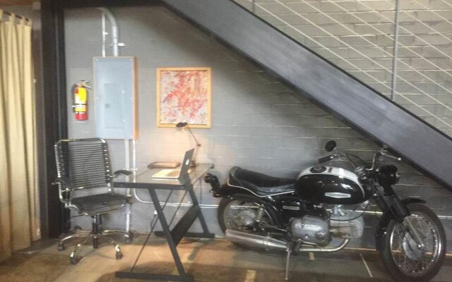 The Hangar Lofts Hotel