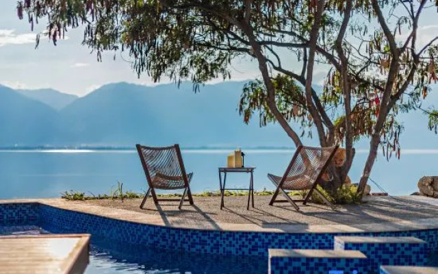 Qipian Sea Cliff Sea View Hotel – Pool – Dali