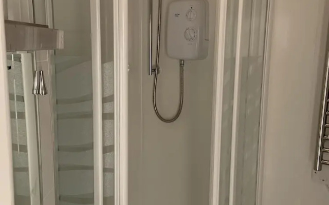 The Halfway House Pub and Kitchen