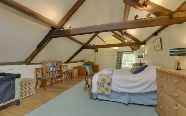 Abbots Manor