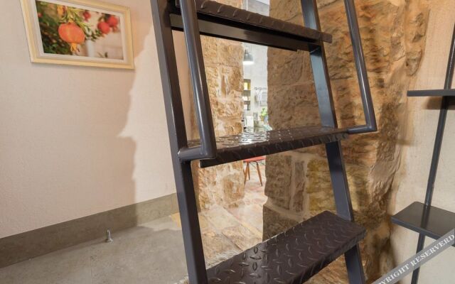 Best Location Jerusalem Stone Apartment