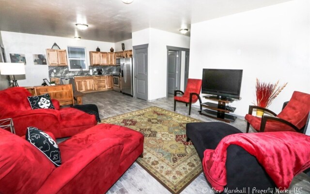 Chic Duplex Near Snake River