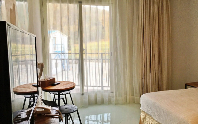 Mini Summer Hostel
