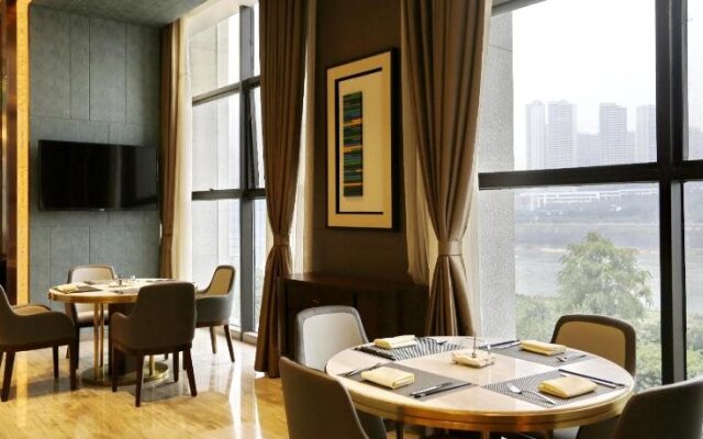 Yibin Celebrity City Hotel