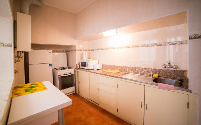 C01 - Blue Door City Townhouse