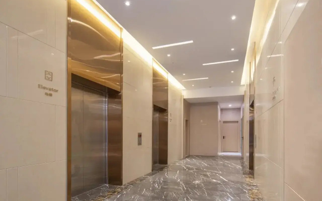 Lavande Hotel (Beijing Huilongguan Jishuitan Hospital Longze West Subway Station)