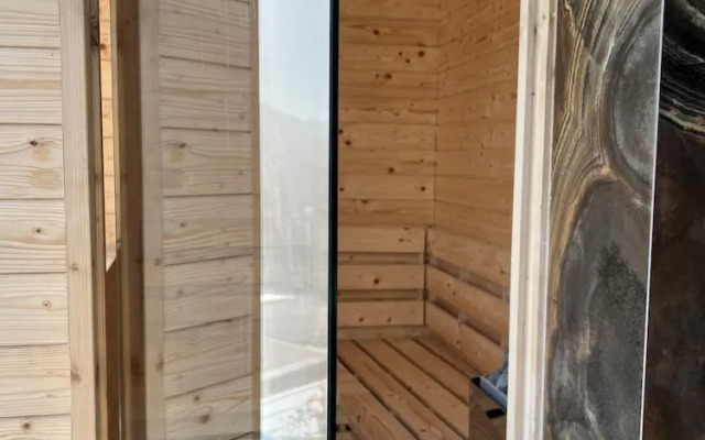 Arka Art Hotel