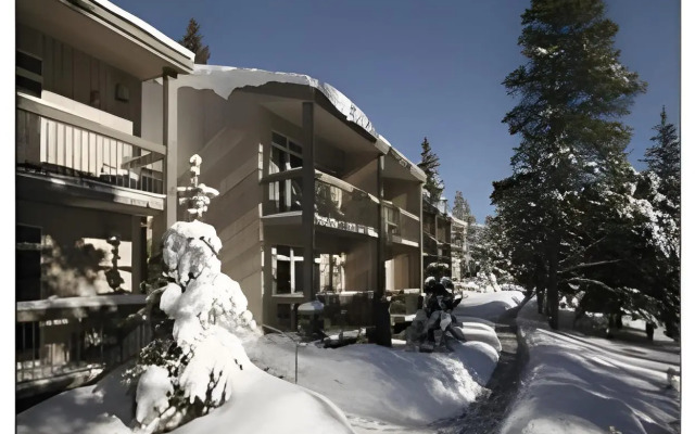 Tunnel Mountain Resort