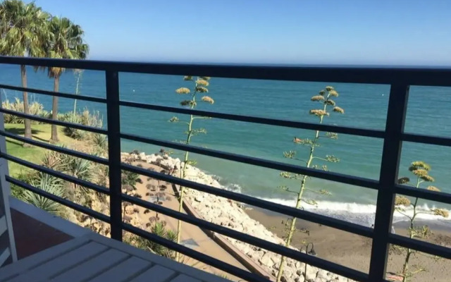 Beautiful Beachfront Studio in Torremolinos 32