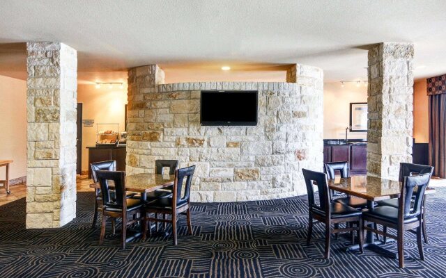 Comfort Suites Arlington - Entertainment District