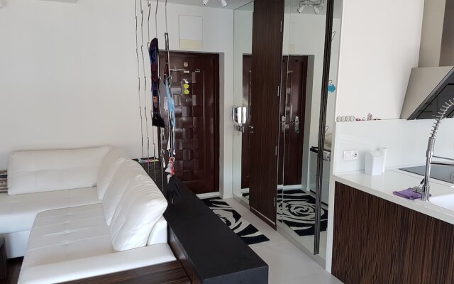 Luxury Apartment in Perla Complex