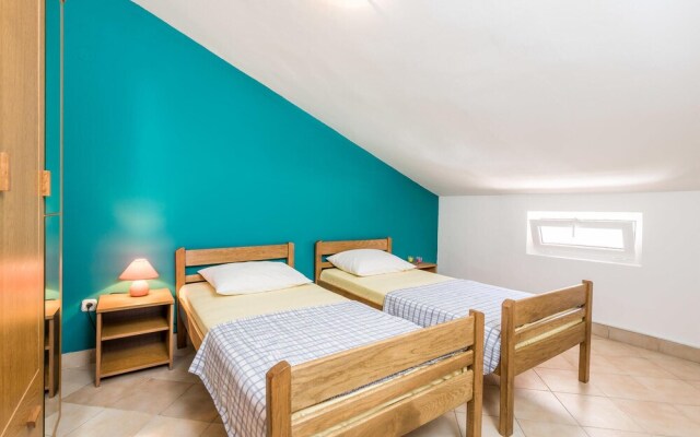Nice Apartment in Pag With Wifi and 2 Bedrooms