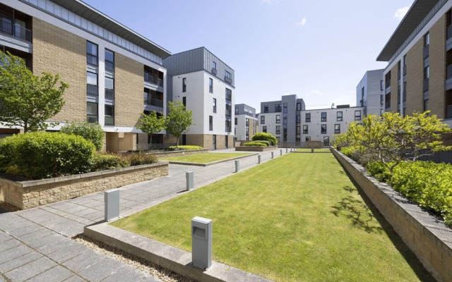 JOIVY Modern 2-Bedroom Flat Near Inverleith Park