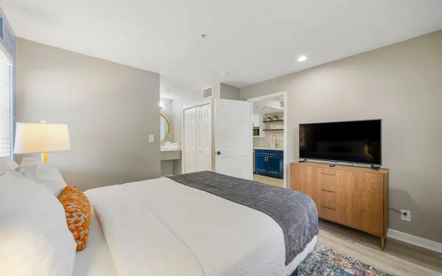 Chic Condo Retreat in Central Buckhead Atlanta